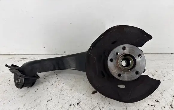 BMW 2 F44 Rear wheel hub 6898964 33306898964