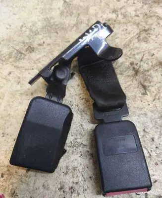 Renault Laguna II Rear seatbelt buckle A660893 587446 7145901