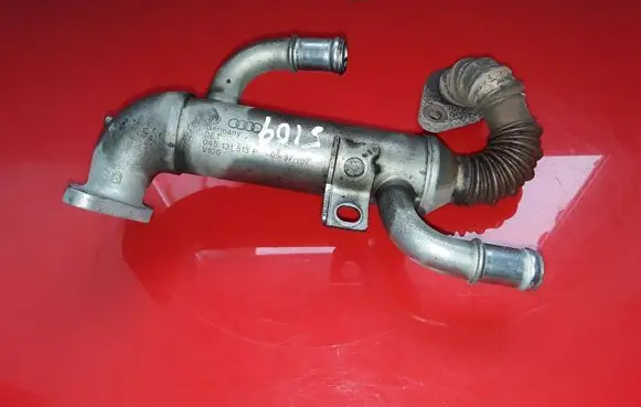 Volkswagen Polo IV 9N3 EGR valve cooler 045131513P V100