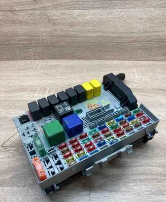 Opel Astra G Fuse box set 24412497