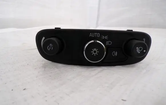 Fog light switch