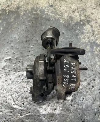 Volkswagen PASSAT B5.5 Turbo 028145702C