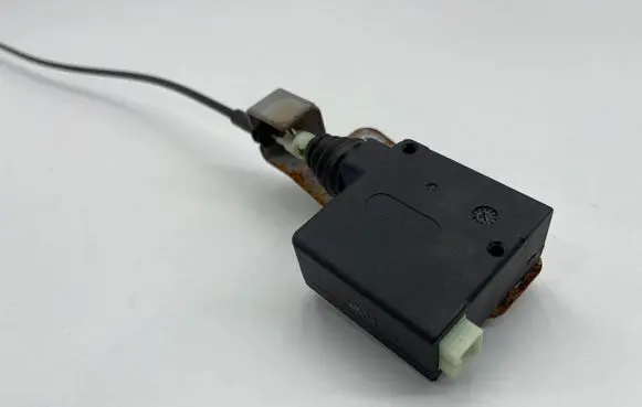 Jaguar XK8 - XKR Tailgate boot lock/latch motor KIEKERT6 1602