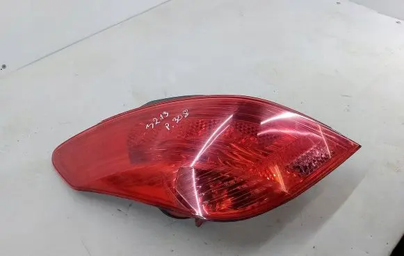 Peugeot 308 Rear/tail lights 9680425780