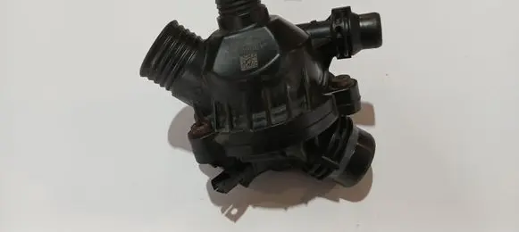 BMW 5 E60 E61 Thermostat/thermostat housing 7549476