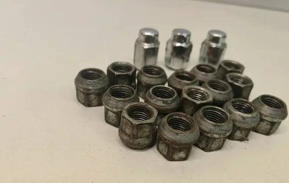 Nuts/bolts