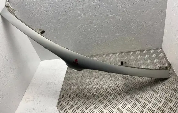 Front bumper upper radiator grill