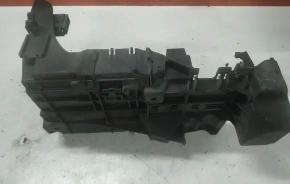 Mazda 6 Battery tray 0086022 09115187