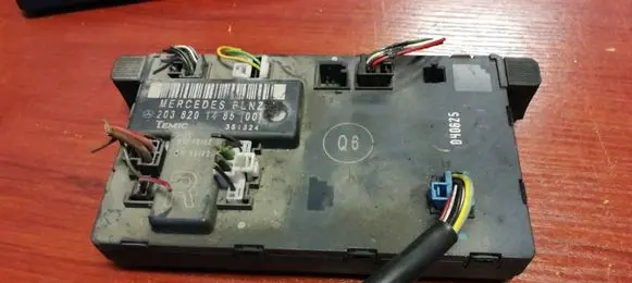 Mercedes-Benz C W203 Door control unit/module 2038201485