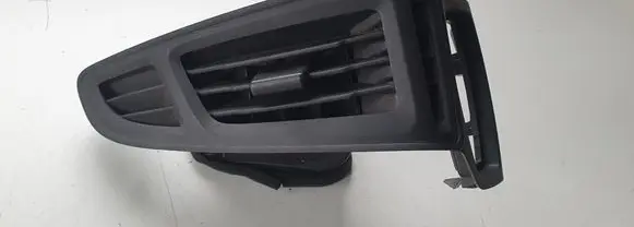 Ford Focus Dashboard side air vent grill/cover trim