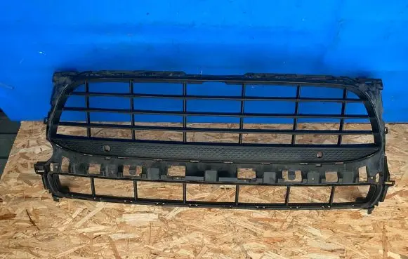 Porsche Macan (95B) Front bumper lower grill 95B807683AS