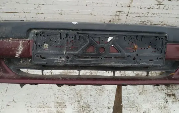 Renault Laguna I Front bumper lower grill