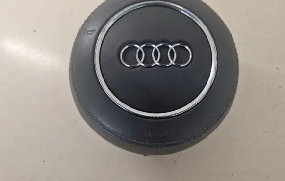 Steering wheel airbag