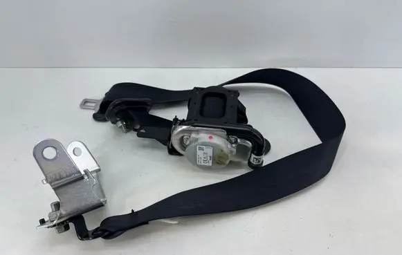 Nissan Leaf II (ZE1) Front seatbelt 6155974