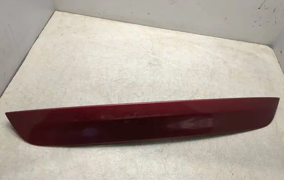 Trunk door license plate light bar