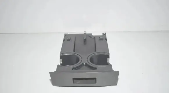 Land Rover Discovery 4 - LR4 Cup holder FJI9500031