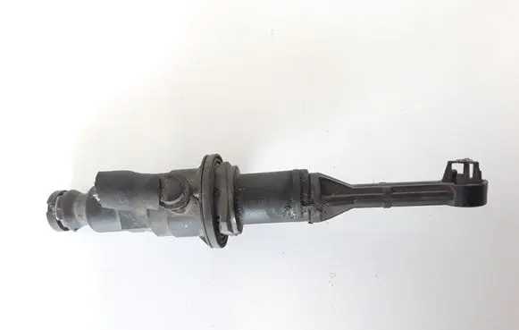 Clutch slave cylinder