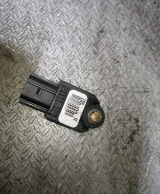 Toyota Avensis T250 Airbag deployment crash/impact sensor 8983305020R