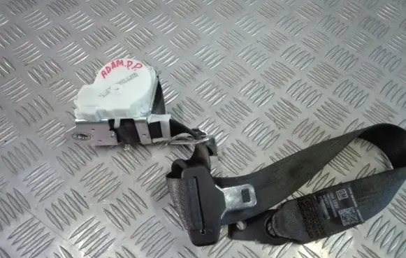 Opel Adam Rear seatbelt