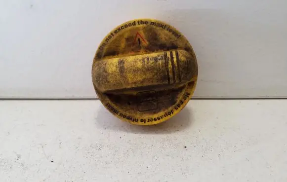 Renault Trafic III (X82) Oil filler cap 