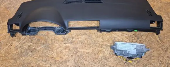 Audi A4 S4 B7 8E 8H Dashboard 8E1858041 8e1880204b