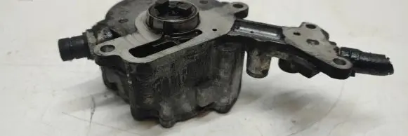 Volkswagen Golf VI Vacuum pump 038145209M