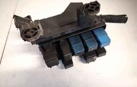 Nissan Almera Tino Fuse box set