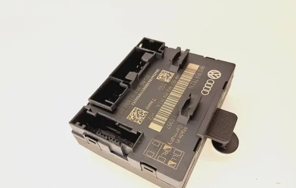 Volkswagen PASSAT B7 Door control unit/module 8K0959792N