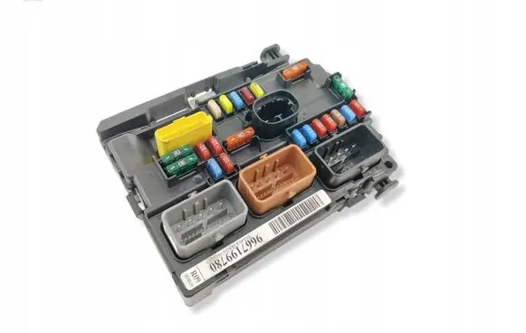 Citroen C3 Fuse module 9667199780