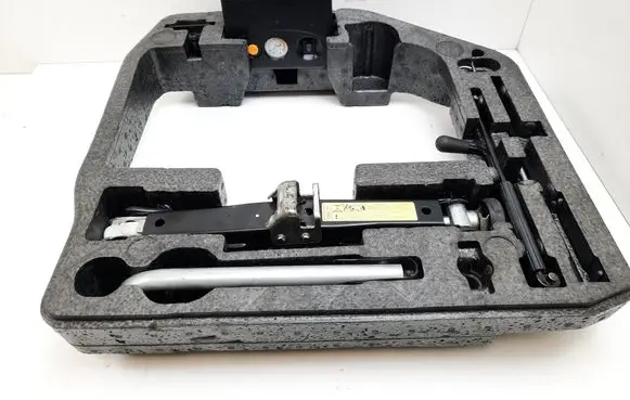 Audi A5 8T 8F Tool set 8T0012109A