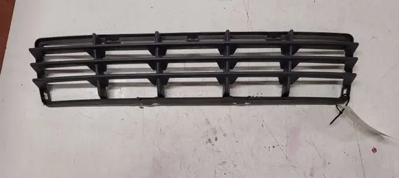 Volvo V50 Front bumper lower grill