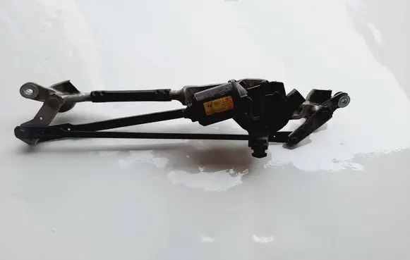 KIA Stinger Front wiper linkage 