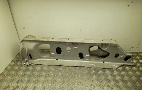 Engine mounting bracket