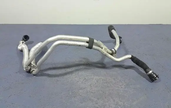 BMW X5 E53 Engine coolant pipe/hose 8596395