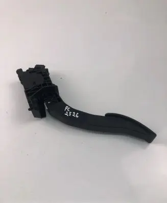 Volvo XC40 Accelerator throttle pedal 32212363