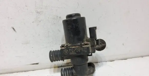BMW 5 E60 E61 Coolant heater control valve 6920226 1147412174