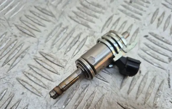 Lexus IS III XE30 Fuel injector 2325031120