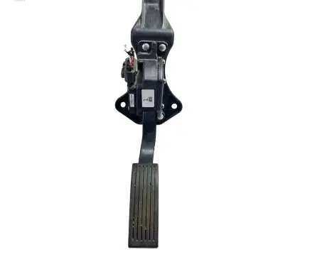 Hyundai Santa Fe Accelerator throttle pedal CJ10475A2B100 327262B100
