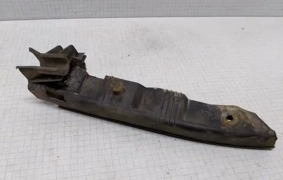 Audi A3 S3 8L Front bumper mounting bracket 8L0807183C