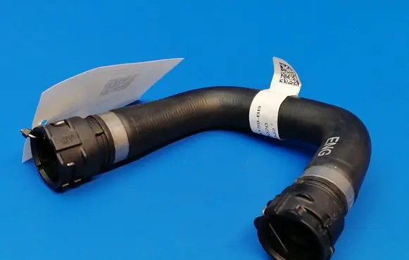 Land Rover Evoque II Engine coolant pipe/hose K8D28B159BB K8D28B159