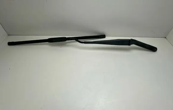 Ford Mustang V Front wiper blade arm AR3317C495AC