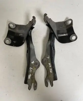 Mazda 6 Engine bonnet/hood hinges