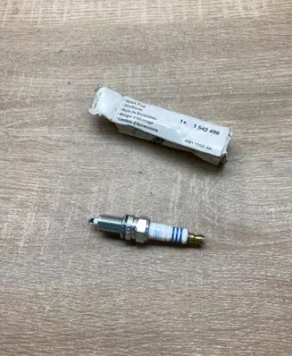 Ford Ka Spark plug 1542499 9S5112405AA ZKR7A
