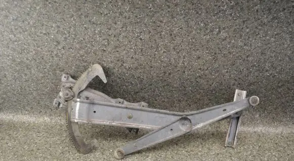 BMW 3 E30 Front door manual window regulator 1932393 5132