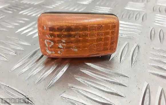 Mitsubishi Galant Front fender indicator light 74537453
