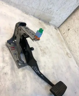 Mitsubishi Eclipse Cross Brake pedal Mr334969