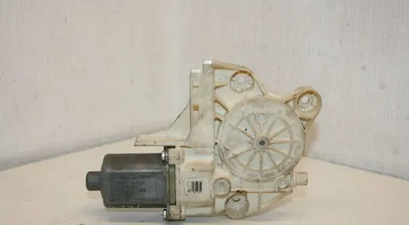 Ford Focus Front door window regulator motor 4M5T14553