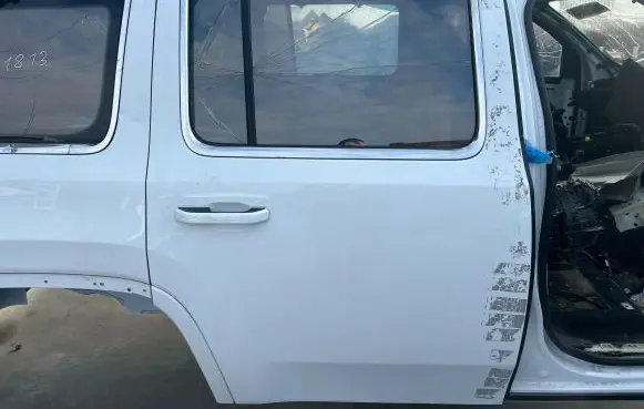 Jeep Grand Wagoneer Rear door