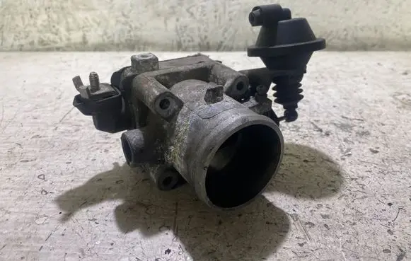 KIA Ceed Throttle valve 337102A350