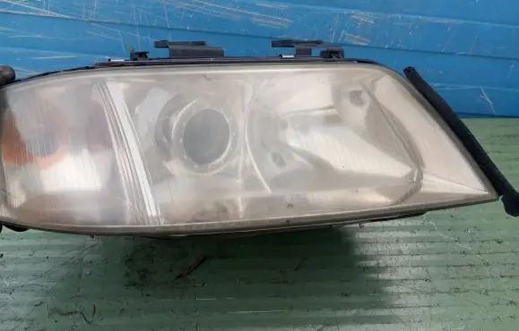 Audi A6 S6 C5 4B Headlight/headlamp 14846600